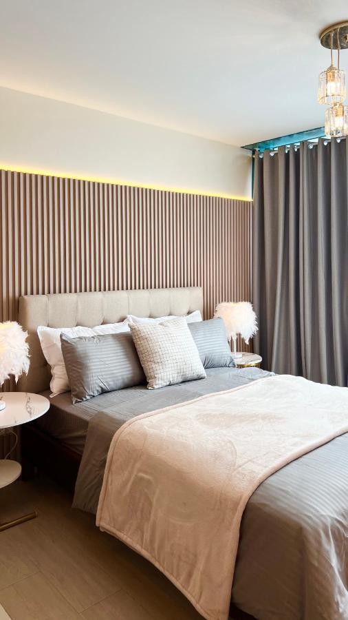 La Palazzo - Across Uptown Mall & Grand Hyatt Bgc Taguig Esterno foto
