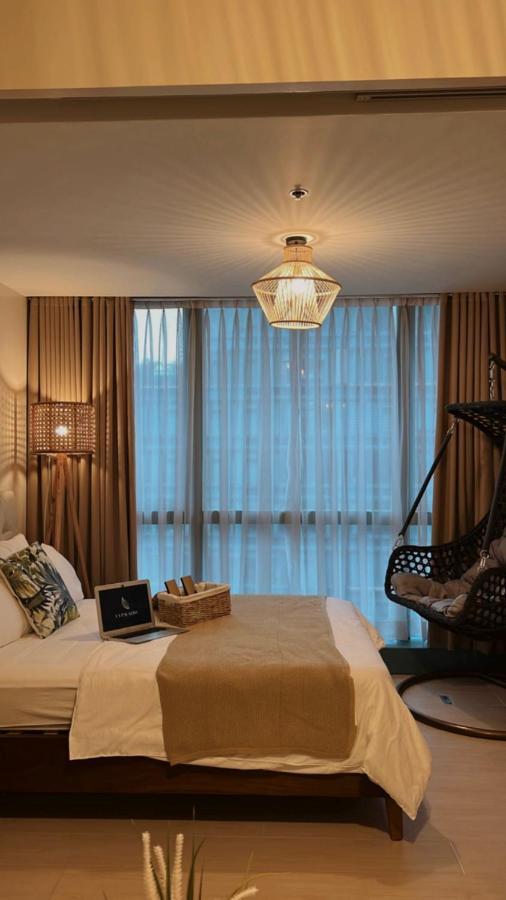 La Palazzo - Across Uptown Mall & Grand Hyatt Bgc Taguig Esterno foto