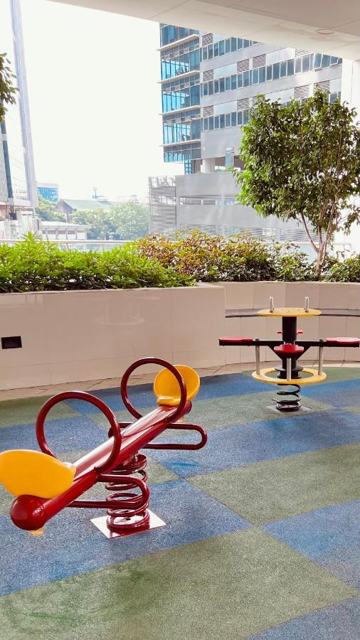 La Palazzo - Across Uptown Mall & Grand Hyatt Bgc Taguig Esterno foto