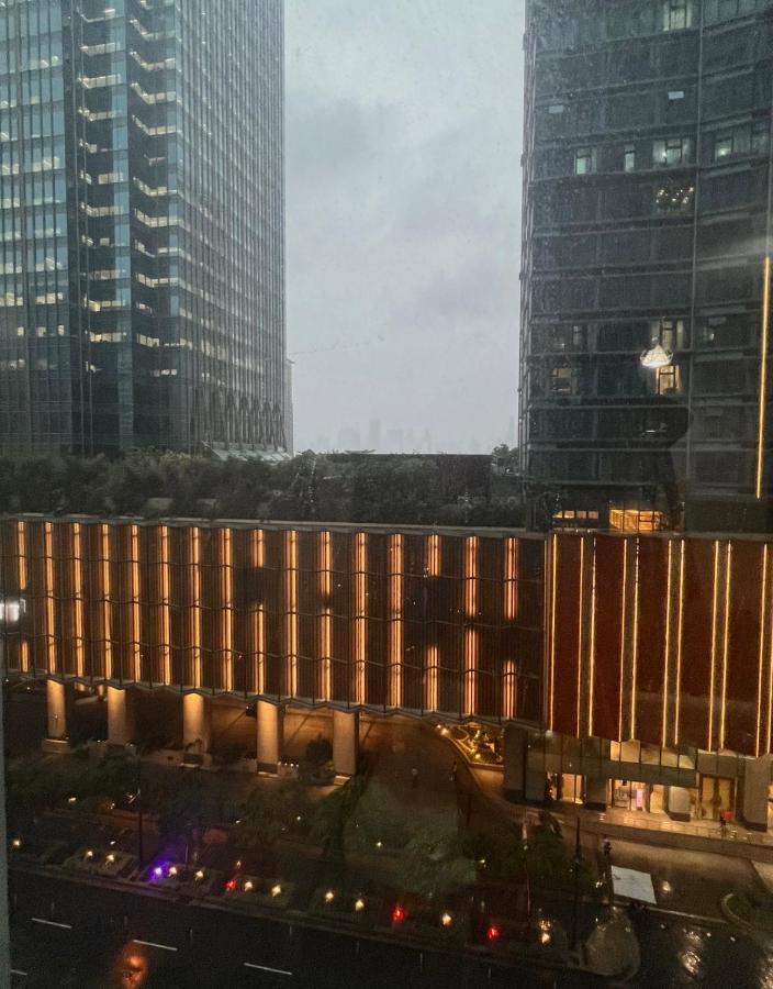 La Palazzo - Across Uptown Mall & Grand Hyatt Bgc Taguig Esterno foto